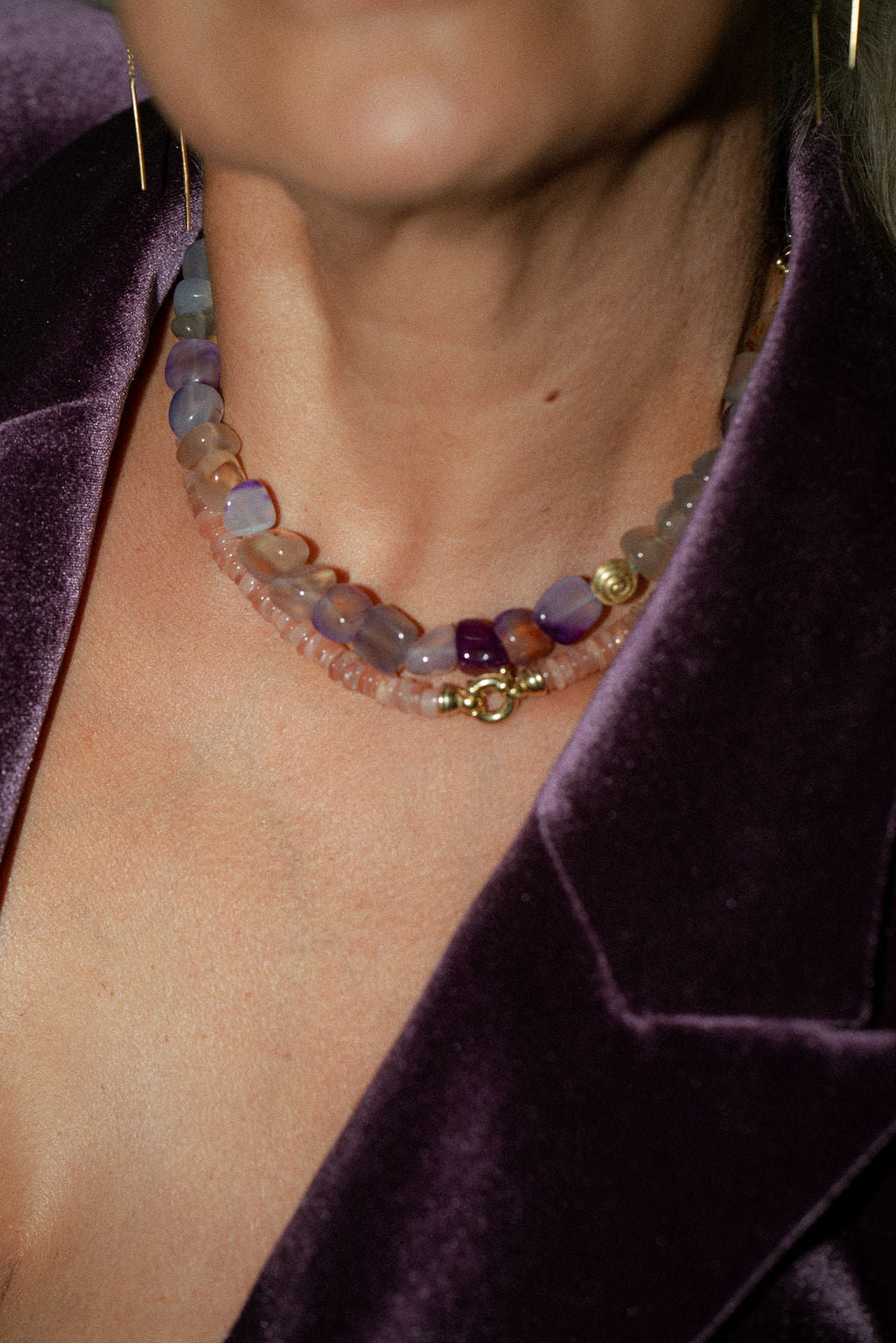 Amber shell necklace golden tones