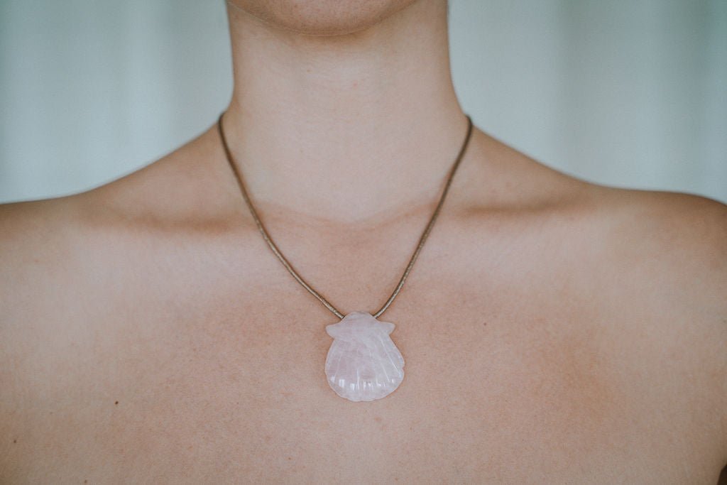 Rose quartz necklace with shell pendant