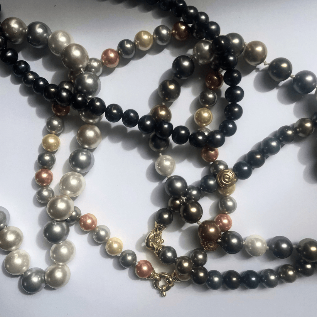 Elegant pearl necklace for calm and inner strength
