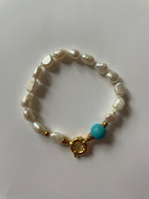Load image into Gallery viewer, Fresh Water Pearls x Turqouise Bracelet
